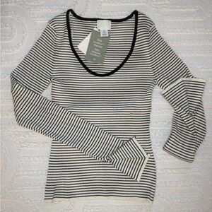 Women's Black and White Striped Top